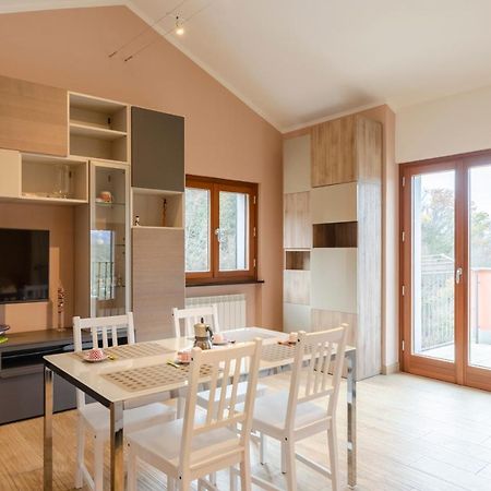 Апартаменты Altido Splendid Flat With Terrace & Magnificent View Breccanecca Экстерьер фото