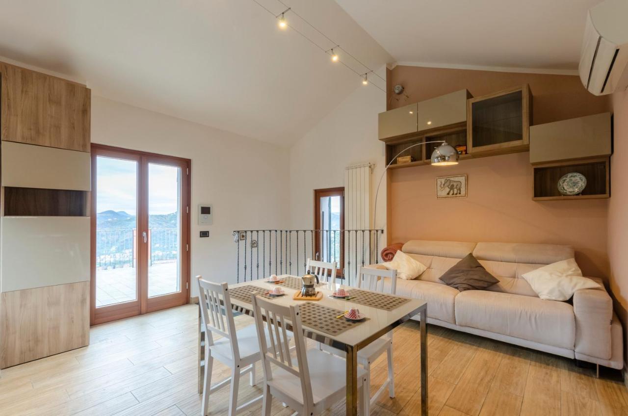 Апартаменты Altido Splendid Flat With Terrace & Magnificent View Breccanecca Экстерьер фото