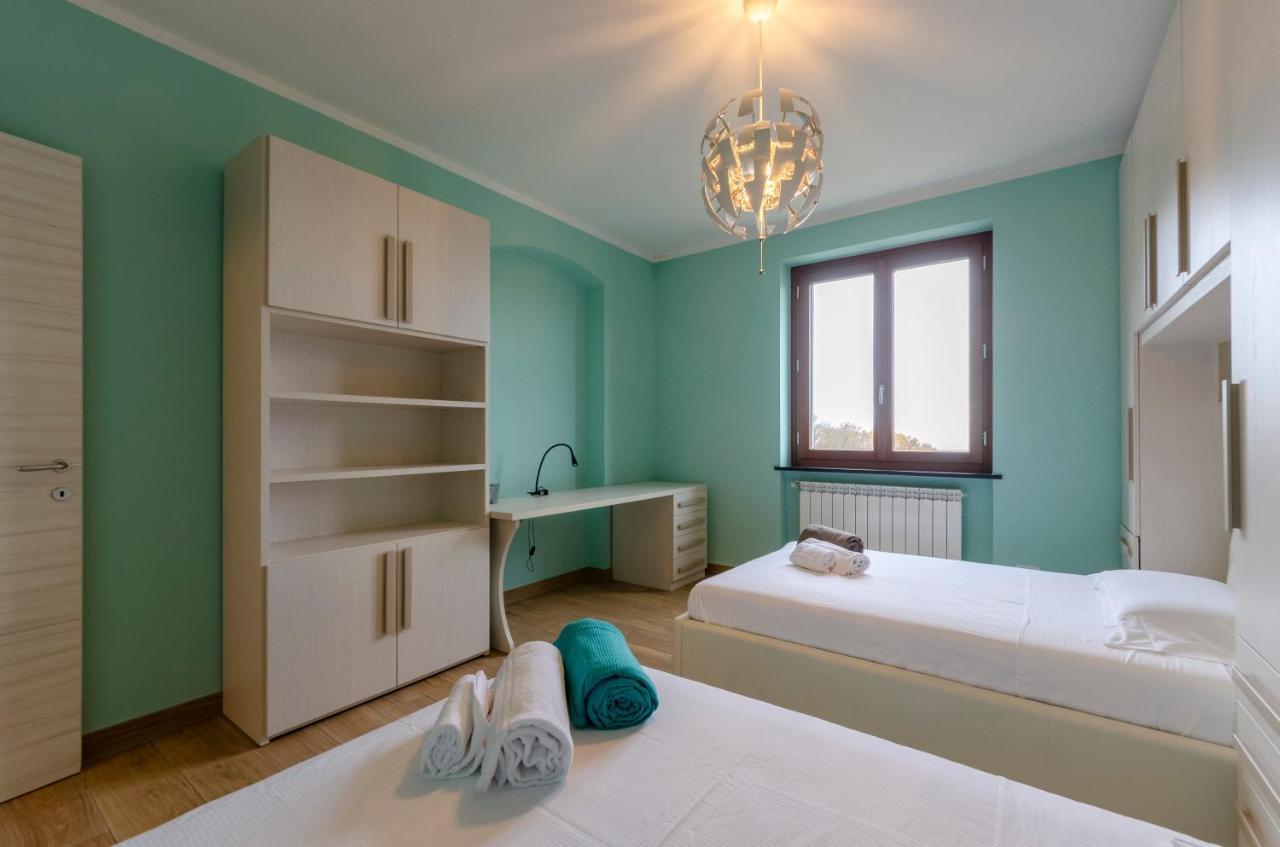 Апартаменты Altido Splendid Flat With Terrace & Magnificent View Breccanecca Экстерьер фото