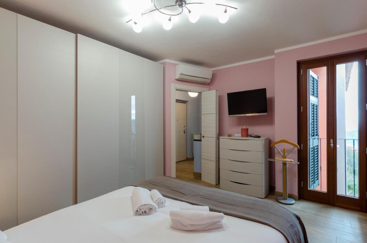 Апартаменты Altido Splendid Flat With Terrace & Magnificent View Breccanecca Экстерьер фото