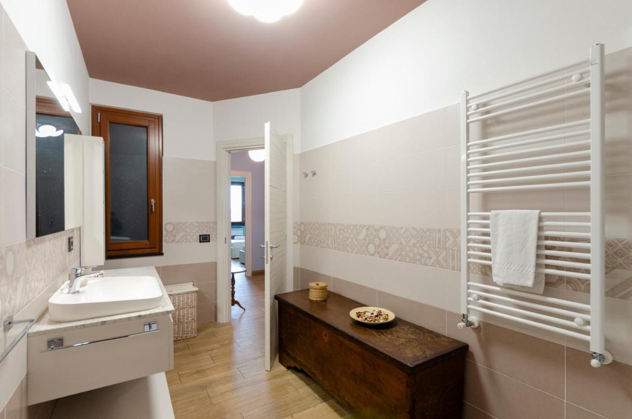 Апартаменты Altido Splendid Flat With Terrace & Magnificent View Breccanecca Экстерьер фото